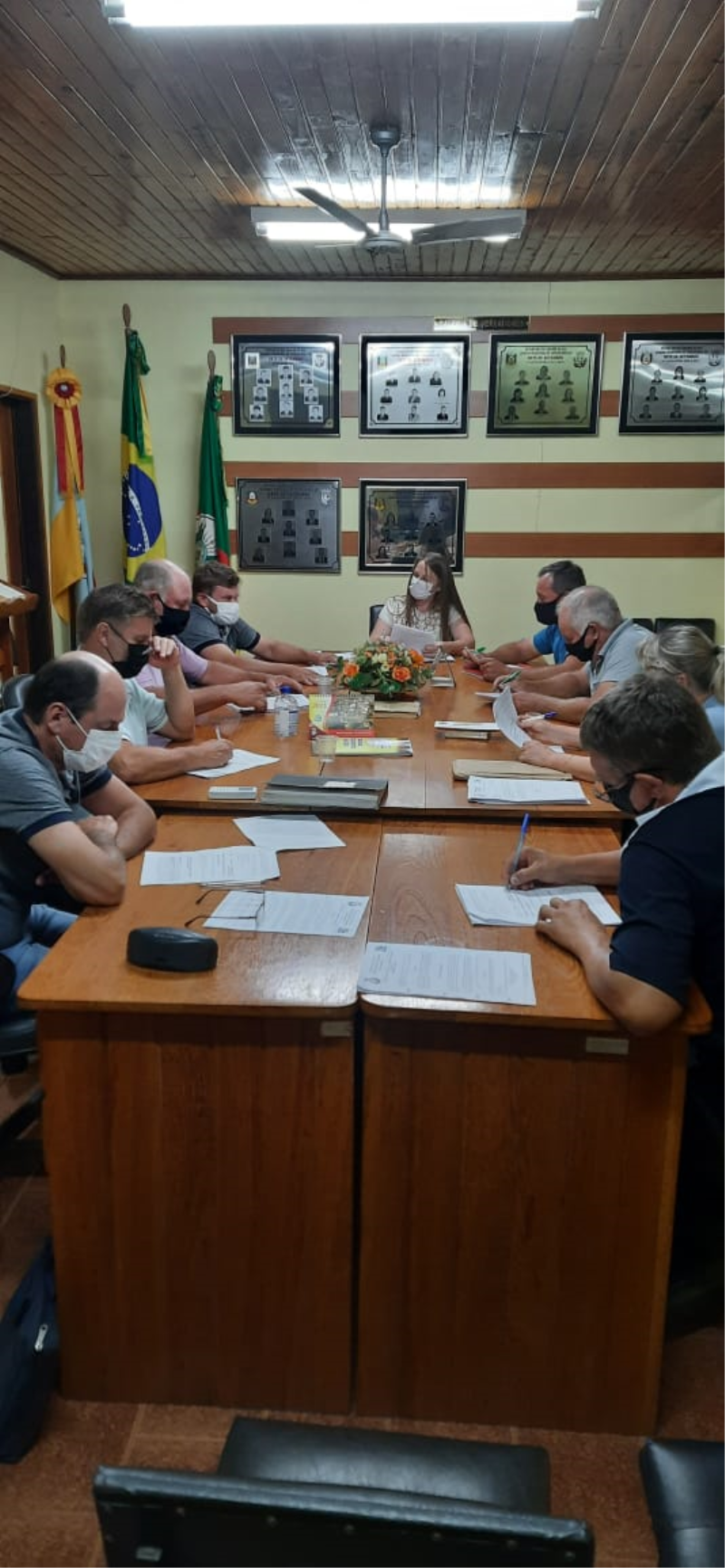 ELEITA A NOVA MESA DIRETORA PARA O ANO DE 2022 COM A PRESIDÊNCIA DO VEREADOR JOEL WELTER-PT